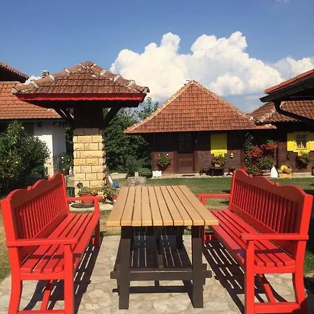 Etno Selo Rajski Konaci Kır Evi *