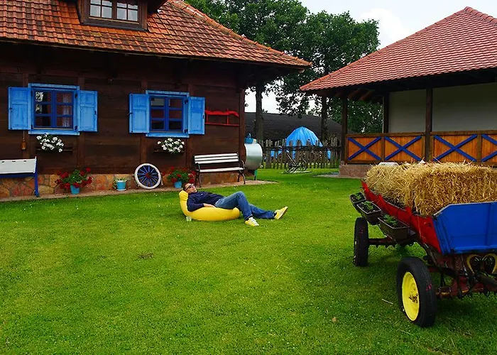 Etno Selo Rajski Konaci Gospodarstwo wiejskie *