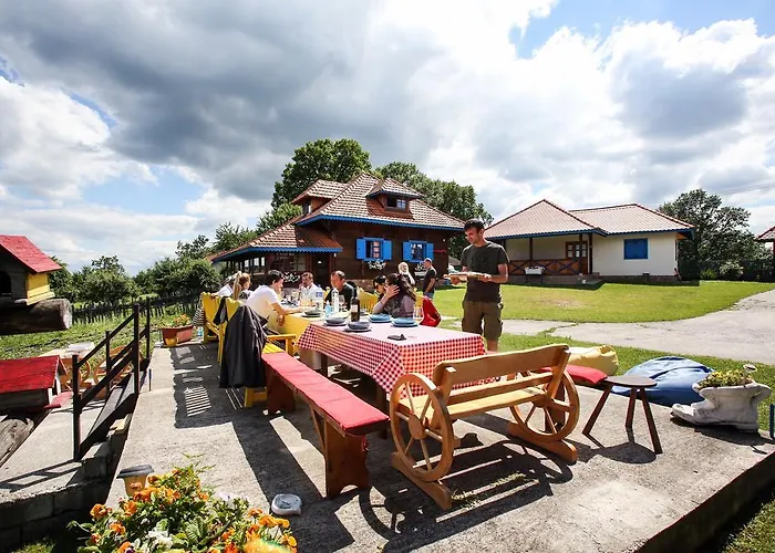 Etno Selo Rajski Konaci Gospodarstwo wiejskie *